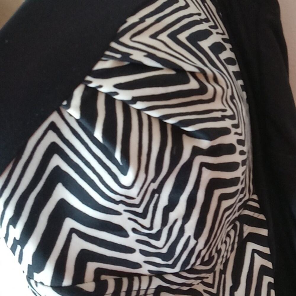 Merona Women's Black  Zebra design Halter one piece Medium Swimsuit. Feminine - Picture 2 of 8